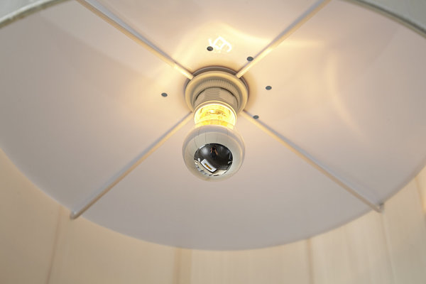 Design Bogenlampe weiß Nylon 230cm Metall schwenkbar