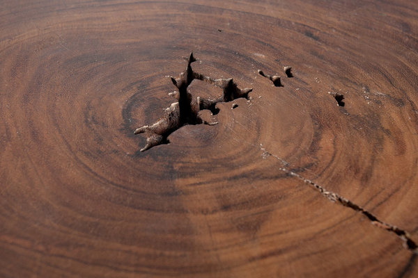 Design Beistelltisch Akazie Massivholz natur 30cm Baumstamm